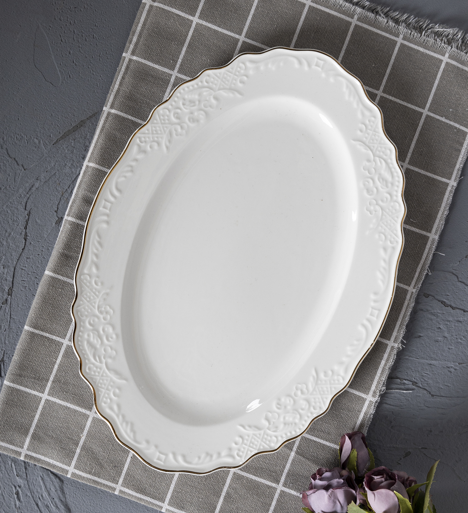 CHANGSHA HAPPY GO  Luxurious White Bone China Embossed Dinnerware with Gold Rim – Wedding Gift Table Set from Changsha Happy Go |happygodinnerware.com