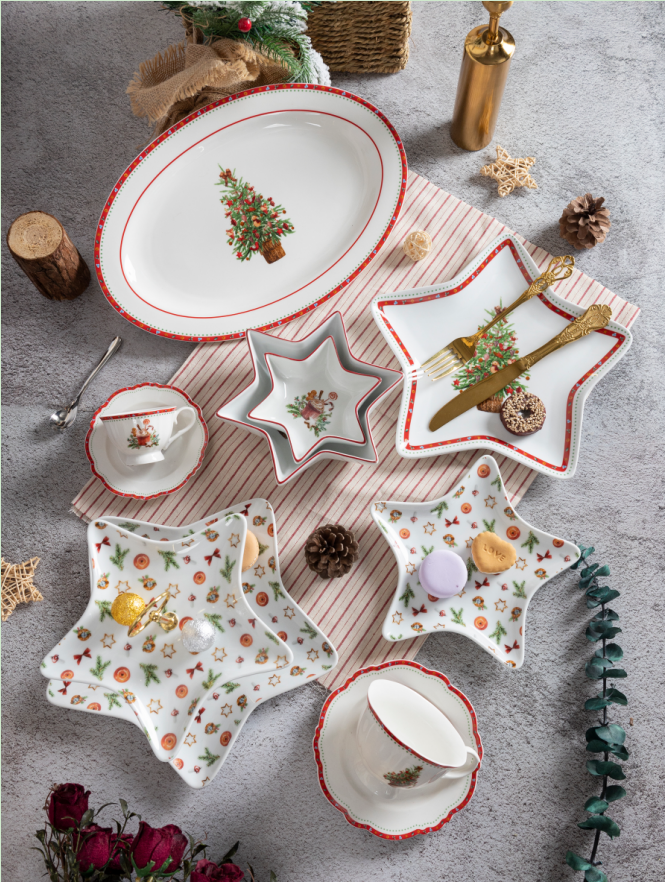 CHANGSHA HAPPY GO  Festive Christmas-Themed New Bone China Dinnerware Set with Holiday Motif and Decorative Decal Details  |happygodinnerware.com