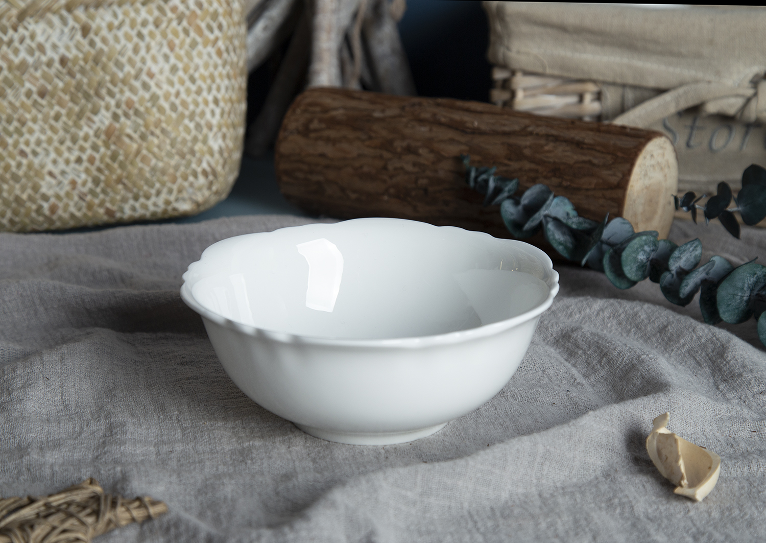 CHANGSHA HAPPY GO Royal Scallop-Edge Embossed Bone China Soup Tureen & Plate Collection | happygodinnerware.com