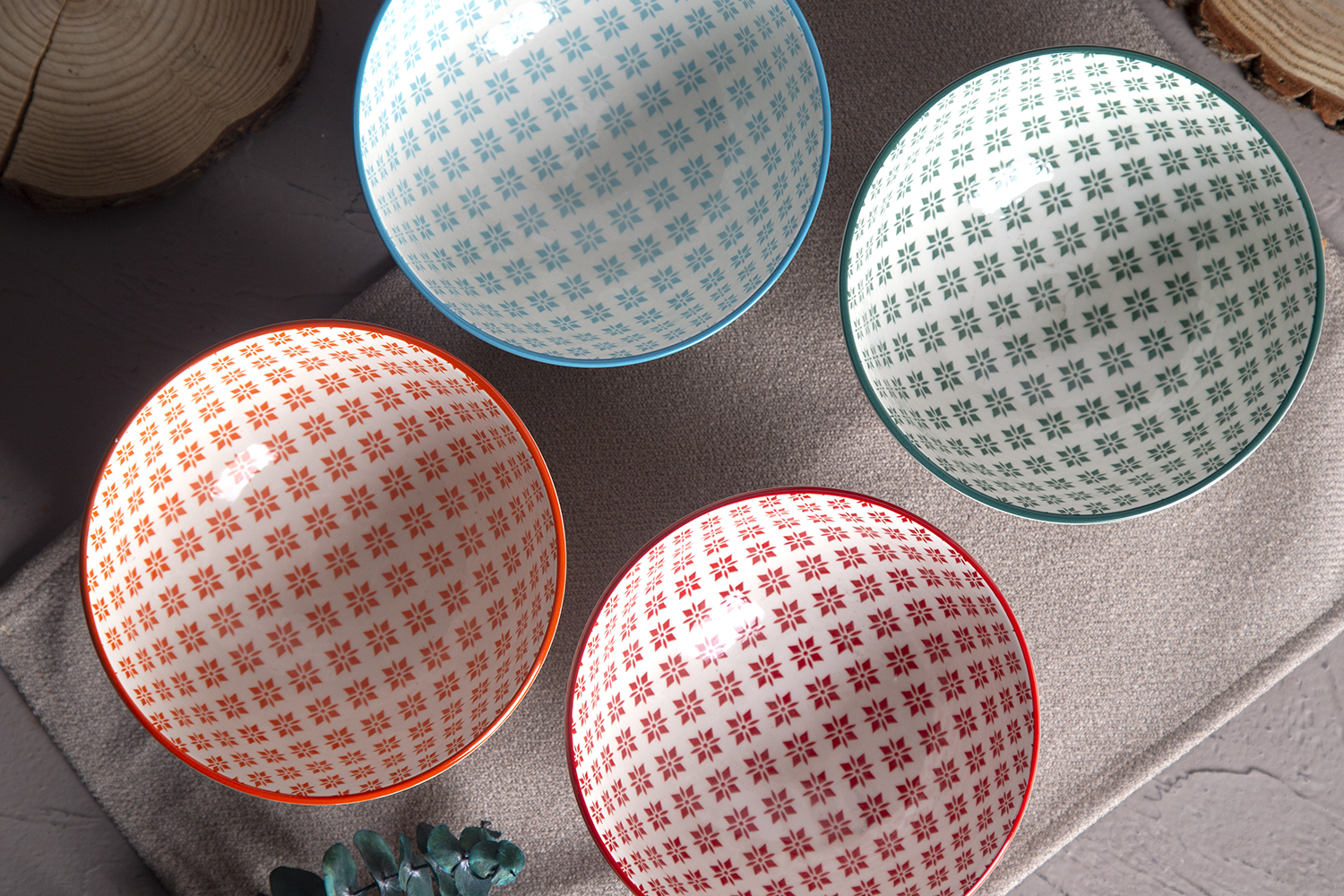 CHANGSHA HAPPY GO Footed Stoneware Bowls with Straight Rim | happygodinnerware.com