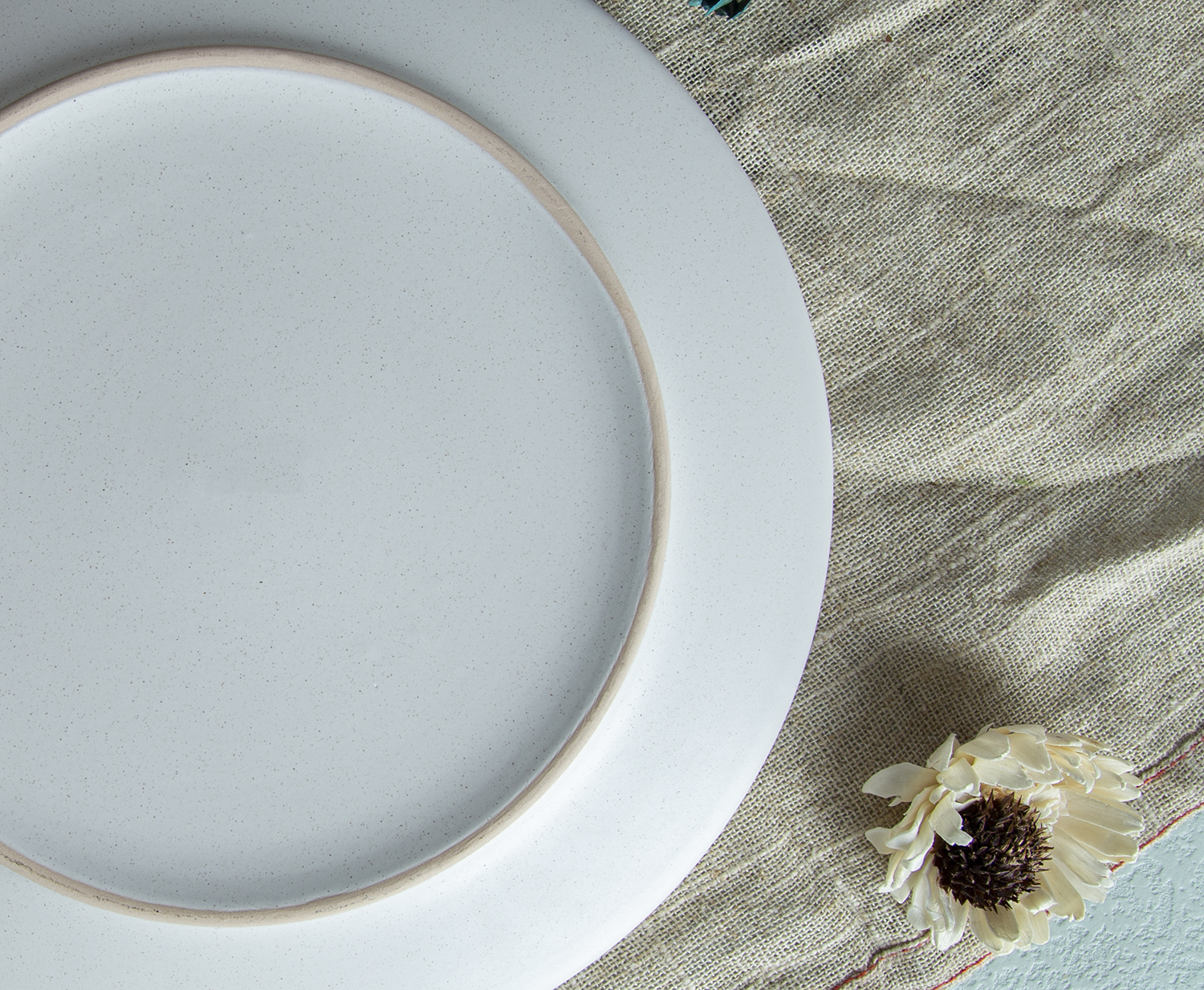 CHANGSHA HAPPY GO Sesame Dot Glaze Stoneware Dinnerware with Soft Color Trim |happygodinnerware.com
