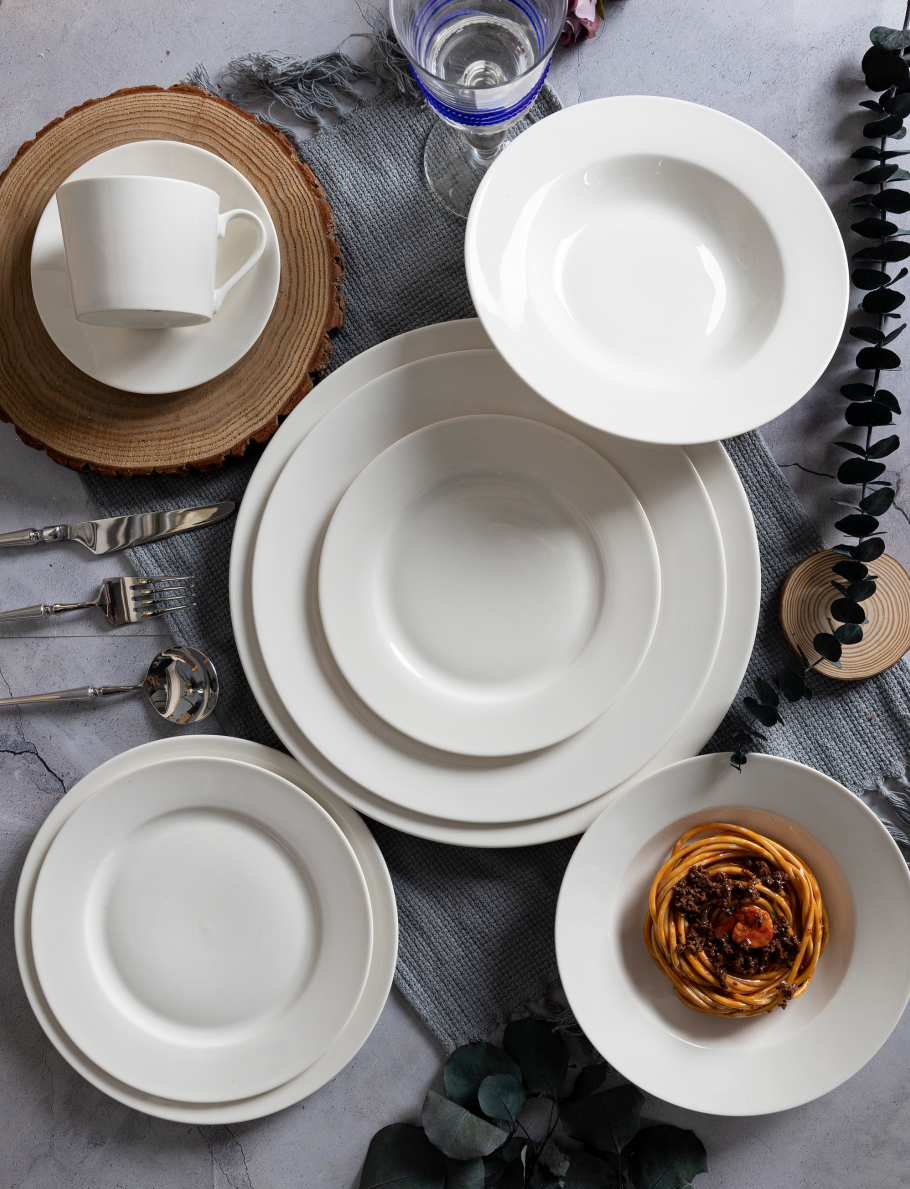 CHANGSHA HAPPY GO Minimalist White Bone China Tableware Set with Folded Edge Design for Contemporary Dining Aesthetics |happygodinnerware.com