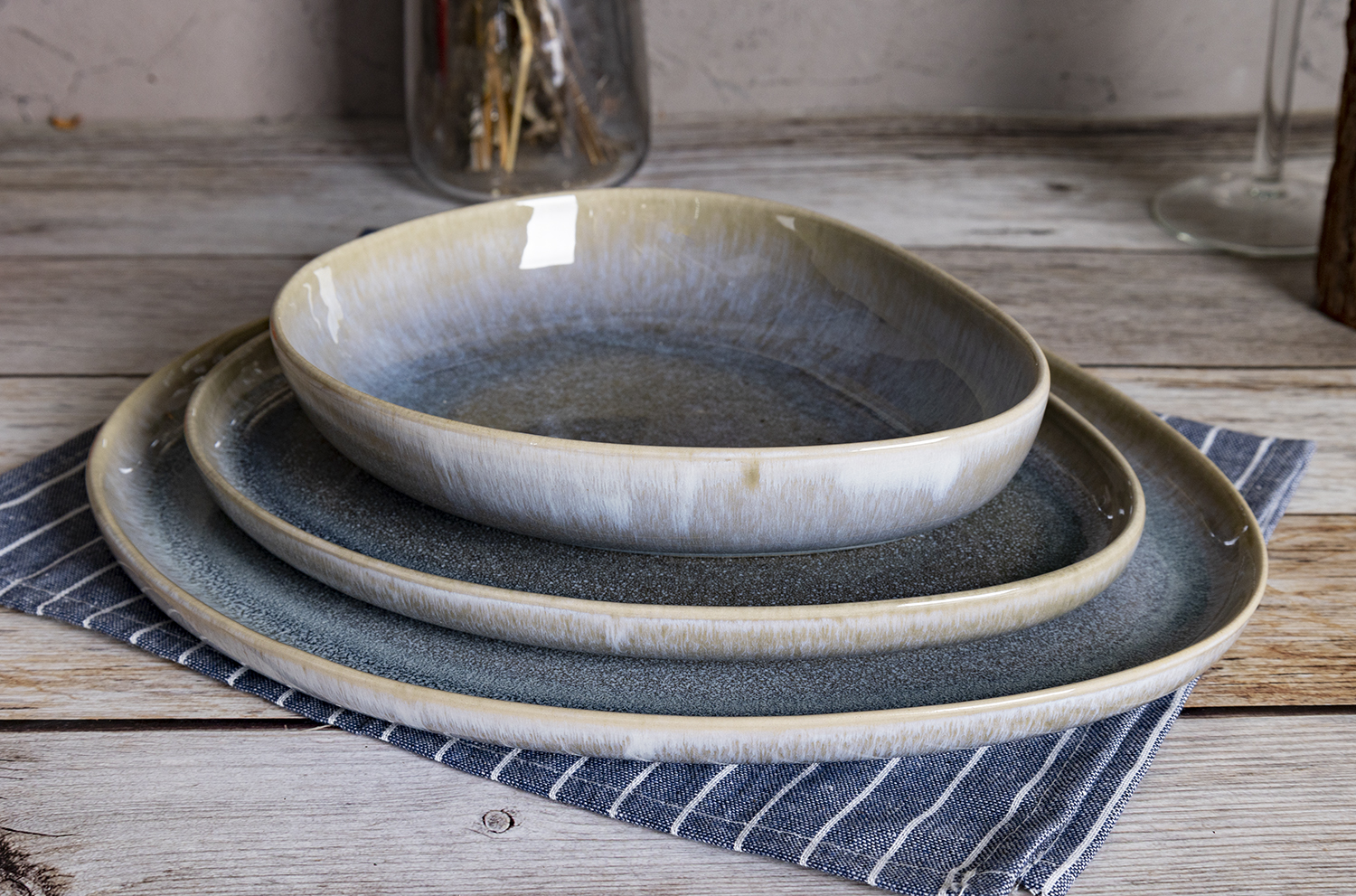 CHANGSHA HAPPY GO Shaped Ceramic Reactive Glaze Tableware |happygodinnerware.com