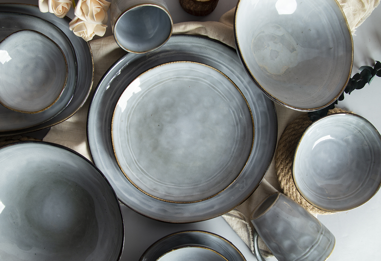 CHANGSHA HAPPY GO Reactive Glaze Embossed Ceramic Tableware with Stoneware Base |happygodinnerware.com