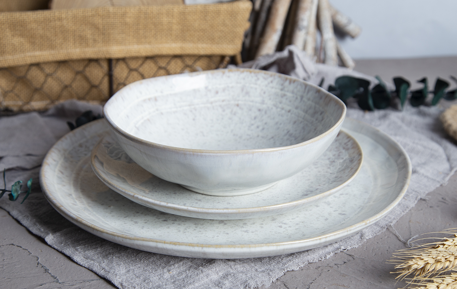 CHANGSHA HAPPY GO  Reactive Glaze Grey-White Japanese Style Stoneware Dinnerware Set for Modern Homes |happygodinnerware.com