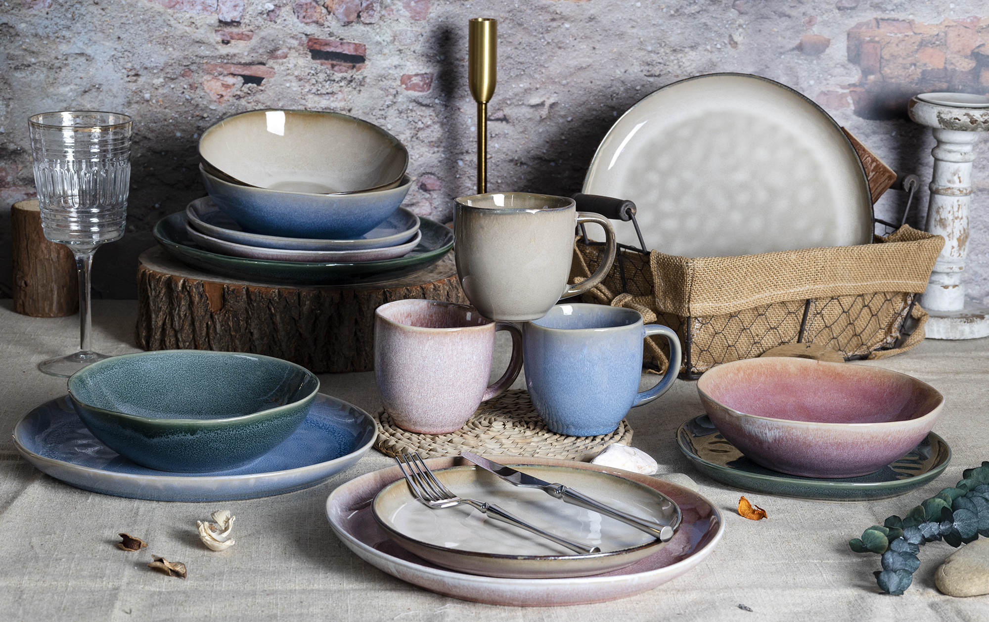 CHANGSHA HAPPY GO  Gradient Color Reactive Glaze Stoneware Dinnerware Set with Elegant Color Transition |happygodinnerware.com