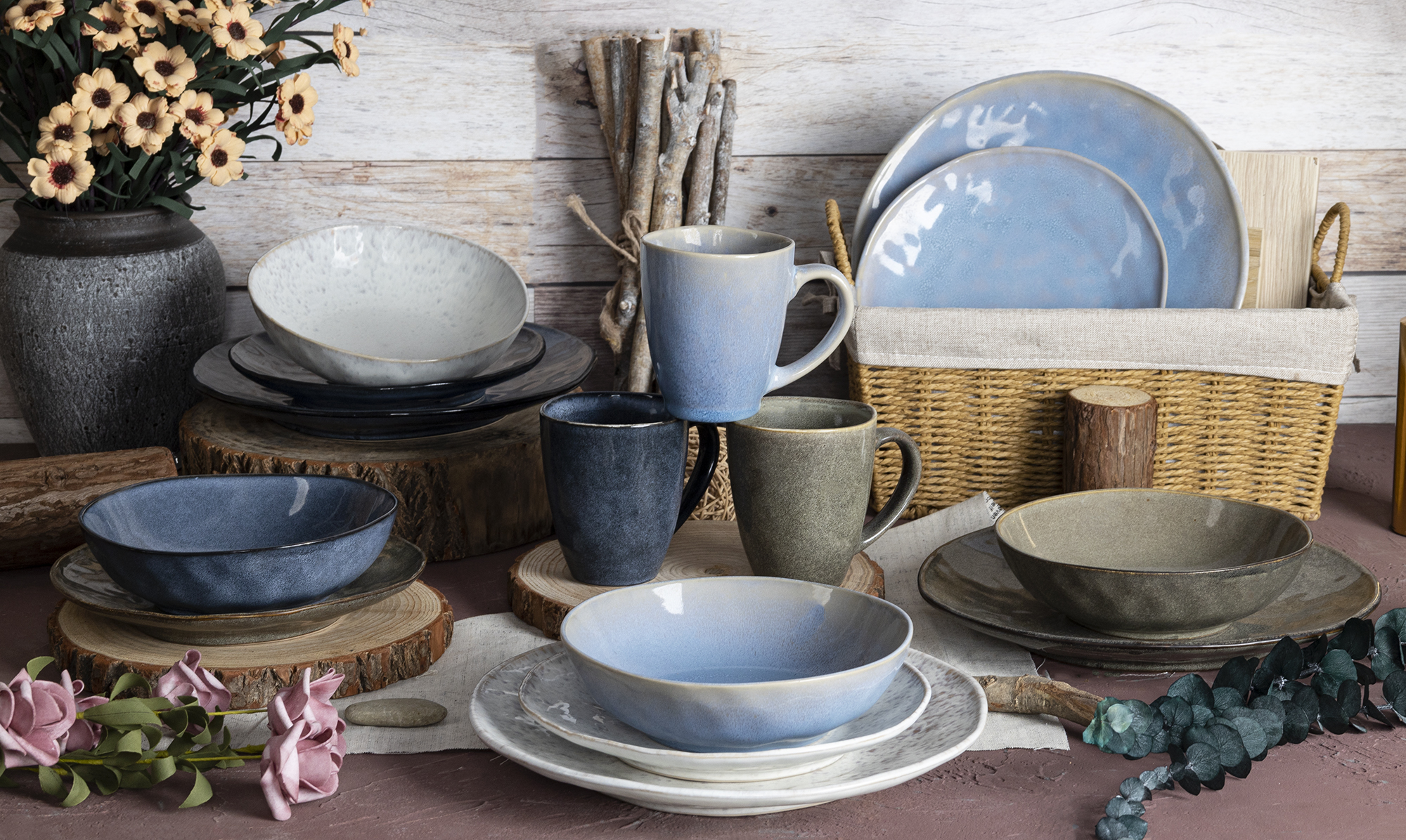 CHANGSHA HAPPY GO  Reactive Gradient Glaze Stoneware Dinnerware Set with Soft Blended Colors  |happygodinnerware.com