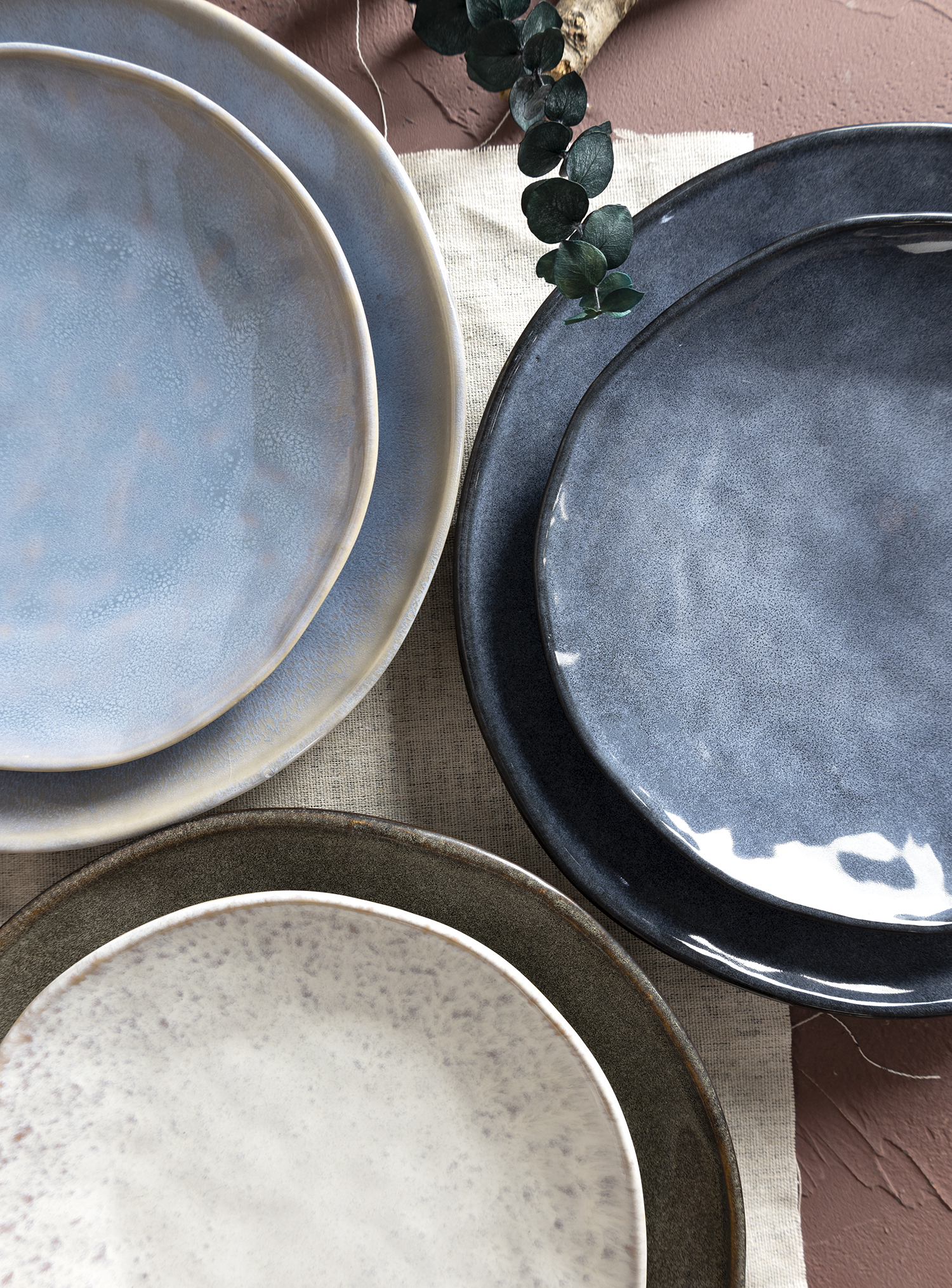 CHANGSHA HAPPY GO  Reactive Gradient Glaze Stoneware Dinnerware Set with Soft Blended Colors  |happygodinnerware.com