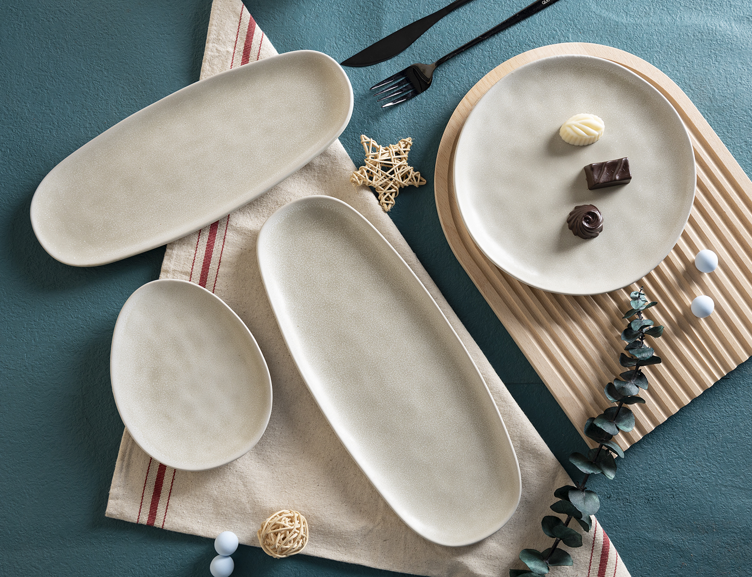 CHANGSHA HAPPY GO  Reactive Glaze Cream White Stoneware Minimalist Dinnerware Set for Everyday Dining |happygodinnerware.com