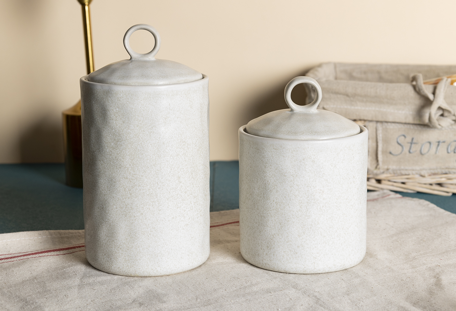 CHANGSHA HAPPY GO  Reactive Glaze Cream White Stoneware Minimalist Dinnerware Set for Everyday Dining |happygodinnerware.com