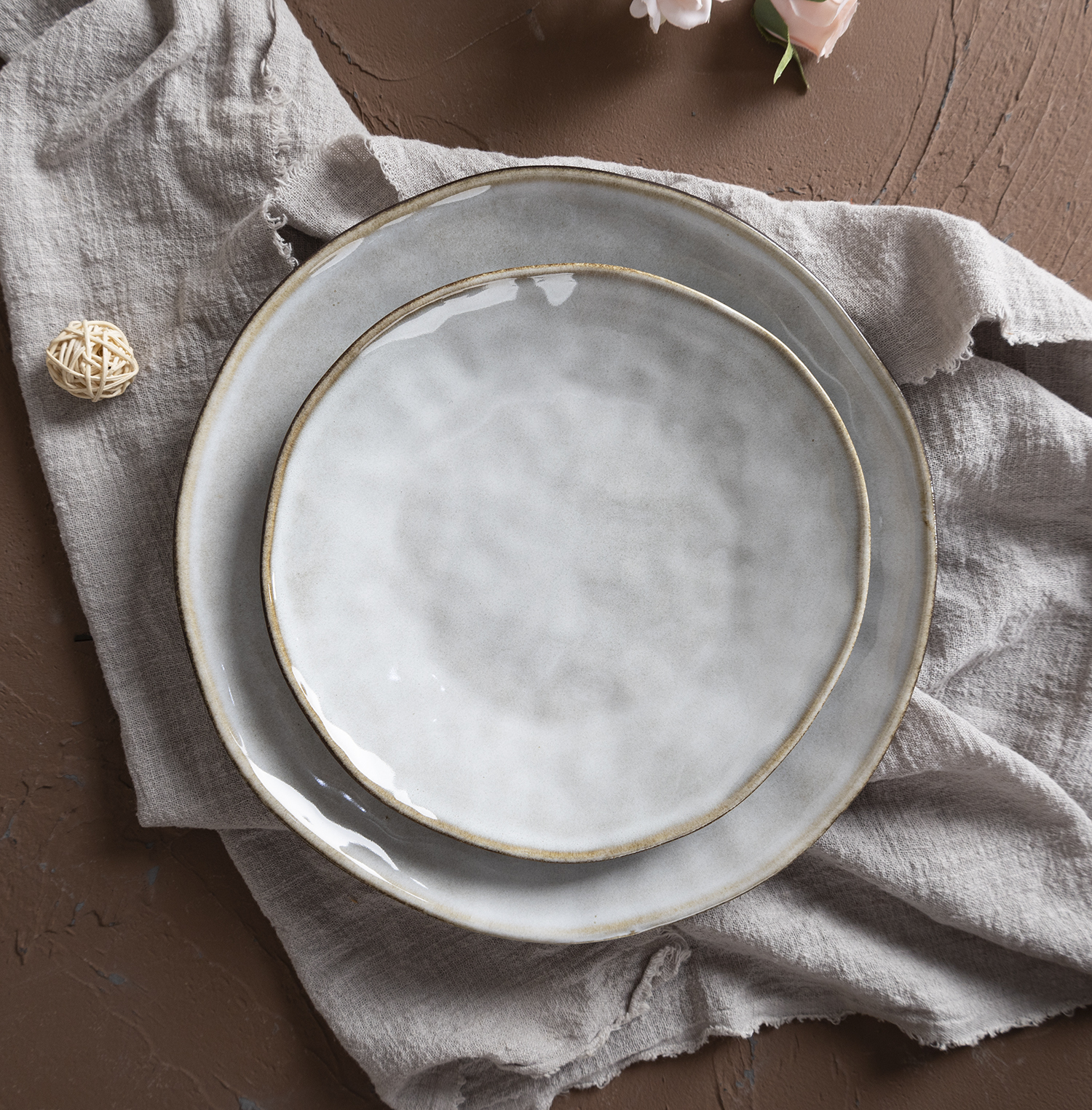 CHANGSHA HAPPY GO  Elegant Grey-Green Reactive Glaze Stoneware Dinnerware Set with Subtle Color Variations  |happygodinnerware.com