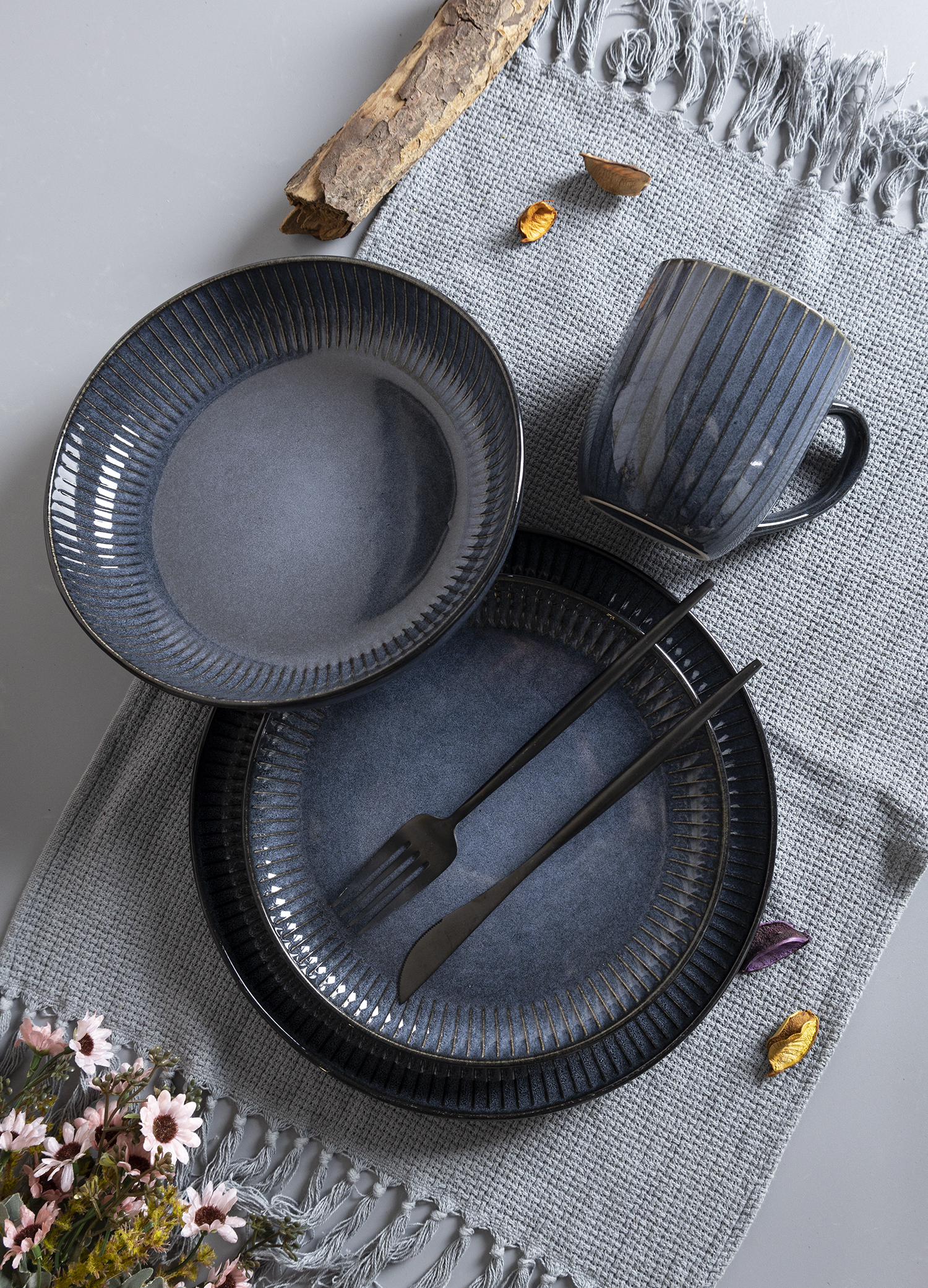 CHANGSHA HAPPY GO Classic Vertical Striped Reactive Glaze Stoneware Mug and Dinnerware Set in Six Color Variations  |happygodinnerware.com