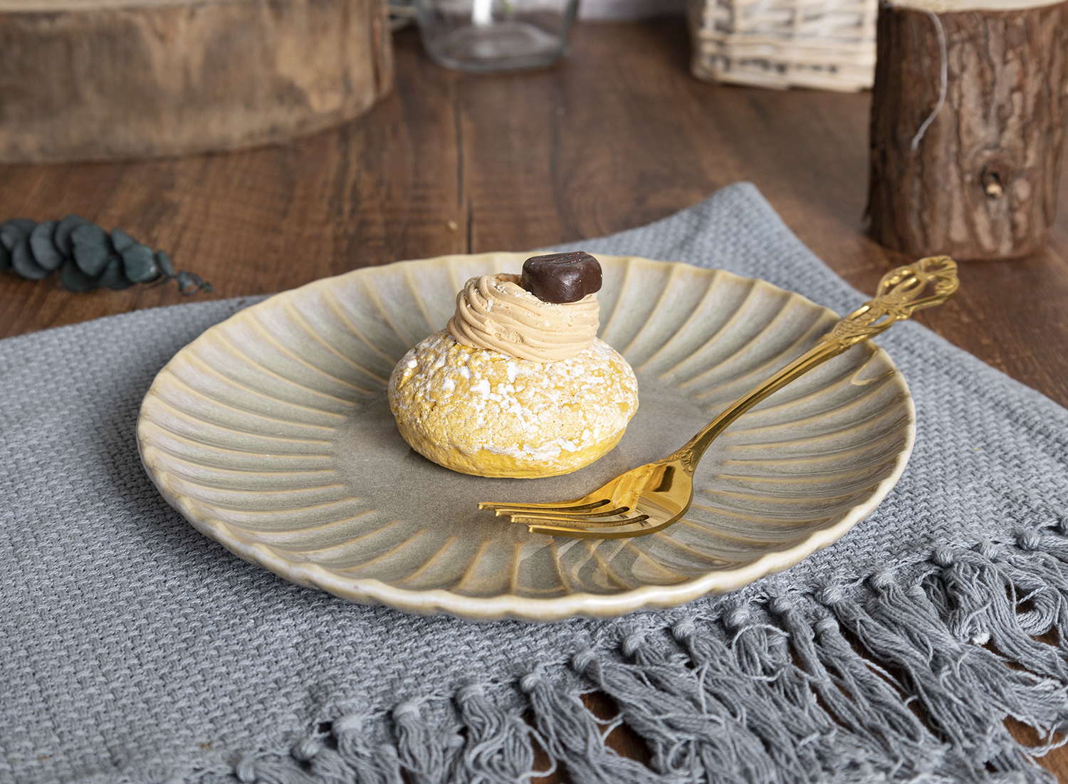 CHANGSHA HAPPY GO  Embossed Striped Reactive Glaze Stoneware Dinnerware Set with Multi-Color Gradient and Elegant Texture  |happygodinnerware.com