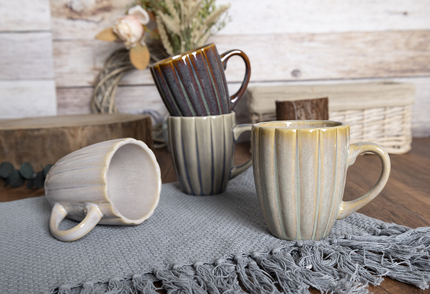 CHANGSHA HAPPY GO  Embossed Striped Reactive Glaze Stoneware Dinnerware Set with Multi-Color Gradient and Elegant Texture  |happygodinnerware.com