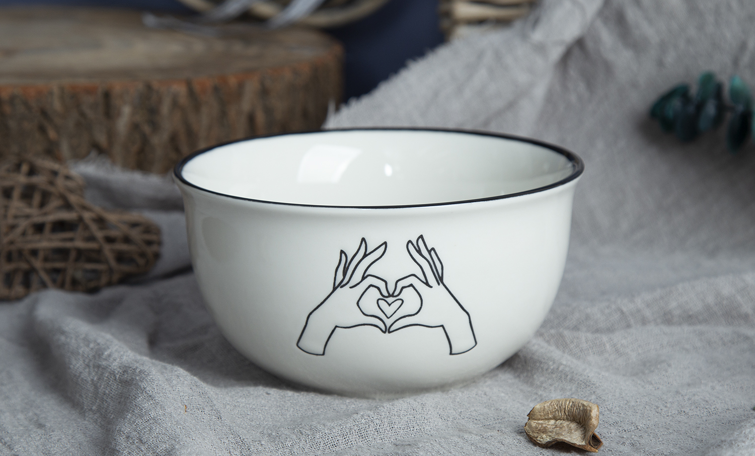 CHANGSHA HAPPY GO New Bone China Screen Printing Hand Illustration Mugs | happygodinnerware.com
