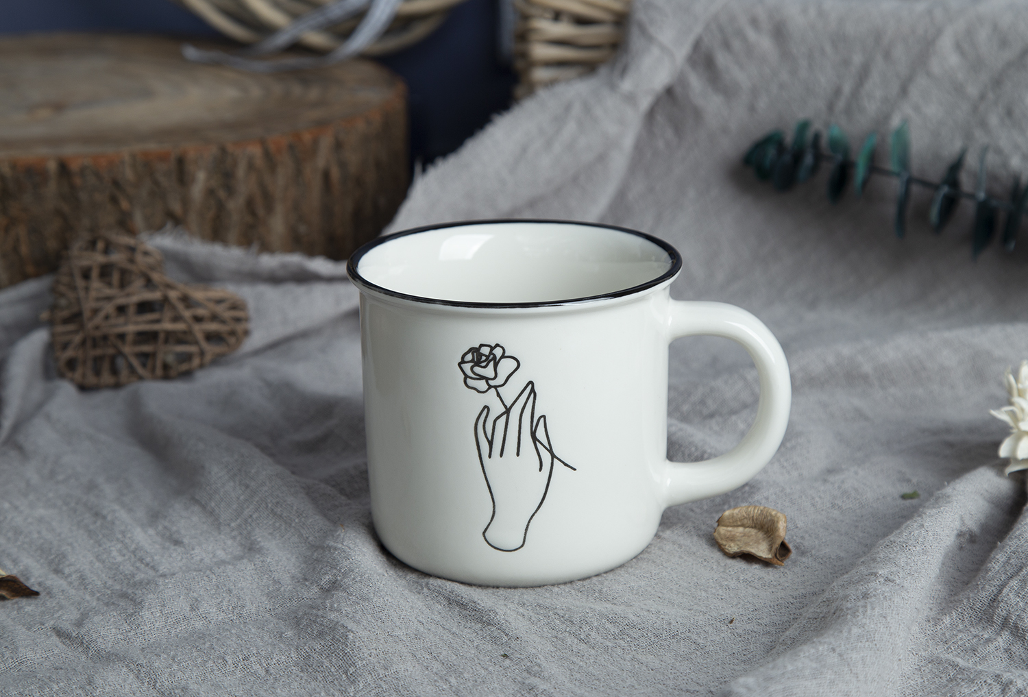 CHANGSHA HAPPY GO New Bone China Screen Printing Hand Illustration Mugs | happygodinnerware.com
