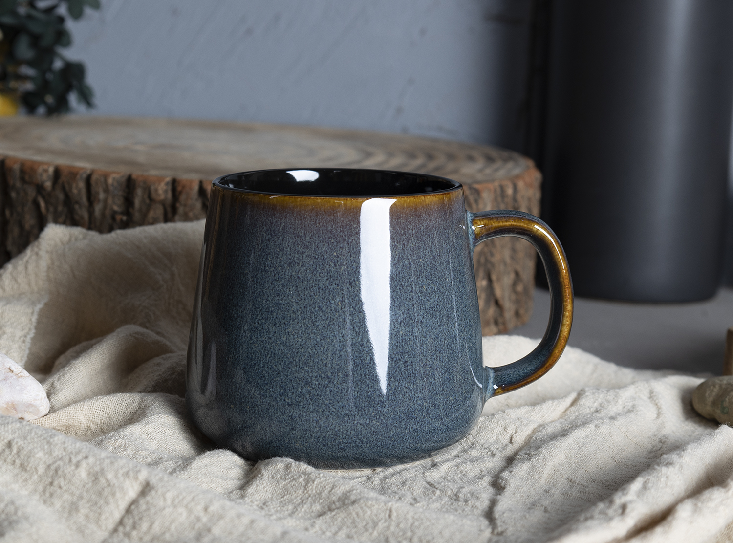 CHANGSHA HAPPY GO Striped Vertical Reactive Glaze Ceramic Mug and Bowl Set with Natural Color Variations |happygodinnerware.com