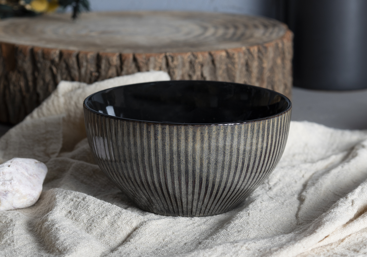 CHANGSHA HAPPY GO Striped Vertical Reactive Glaze Ceramic Mug and Bowl Set with Natural Color Variations |happygodinnerware.com