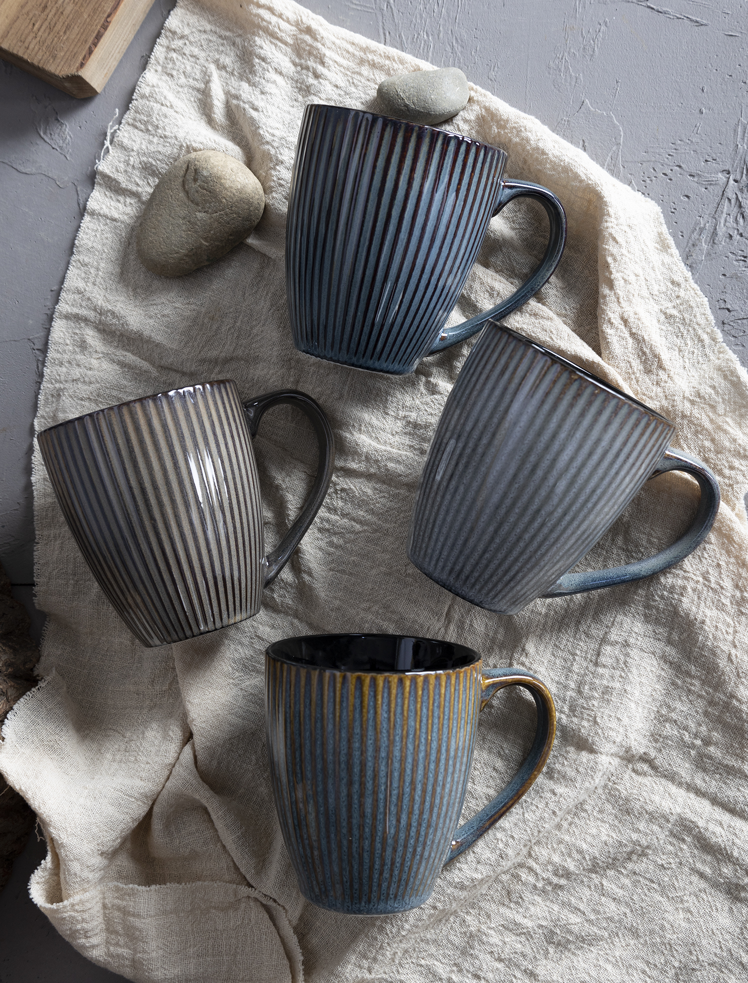 CHANGSHA HAPPY GO Striped Vertical Reactive Glaze Ceramic Mug and Bowl Set with Natural Color Variations |happygodinnerware.com