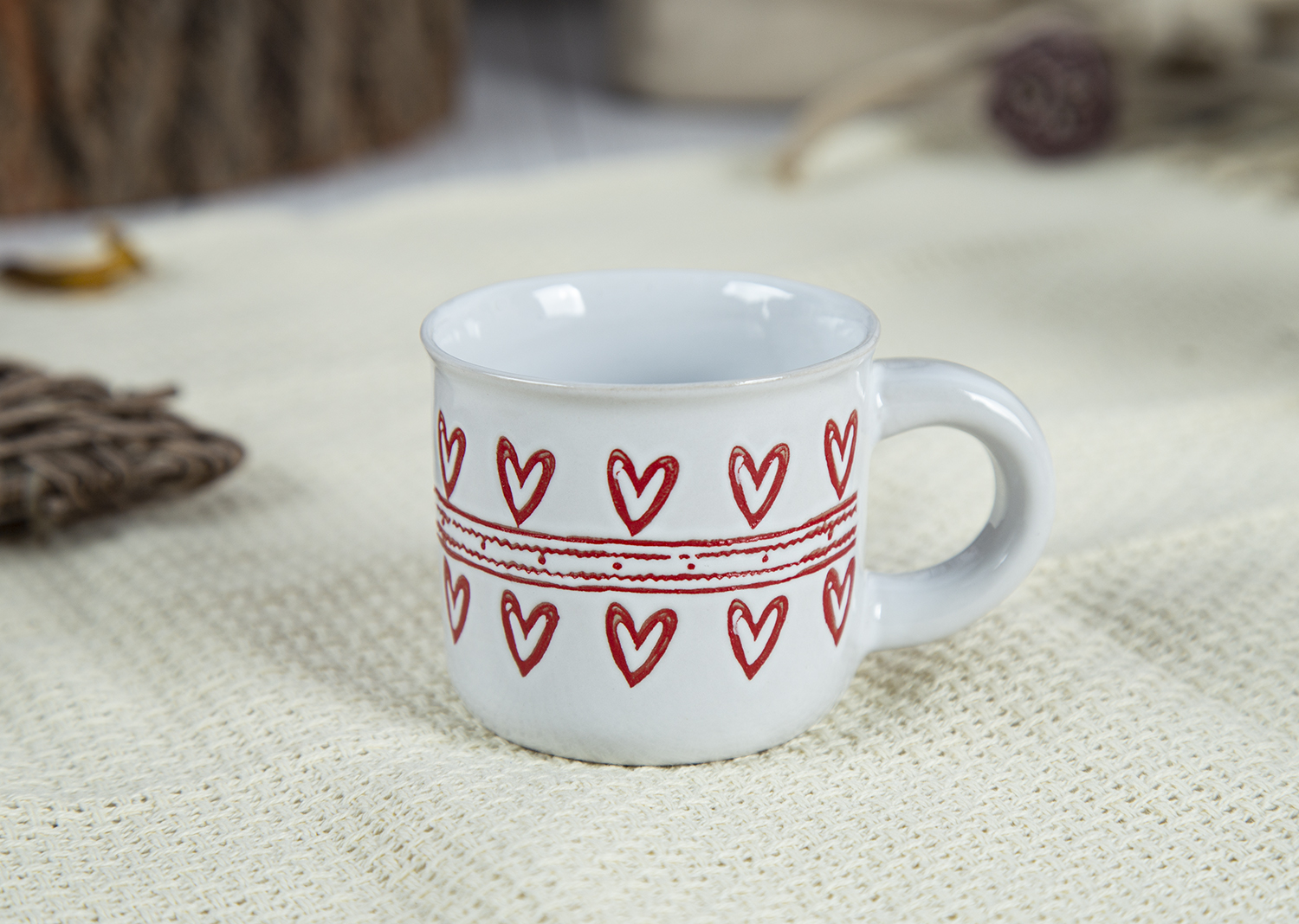 CHANGSHA HAPPY GO Ceramic Mugs with Red Heart Pattern | happygodinnerware.com