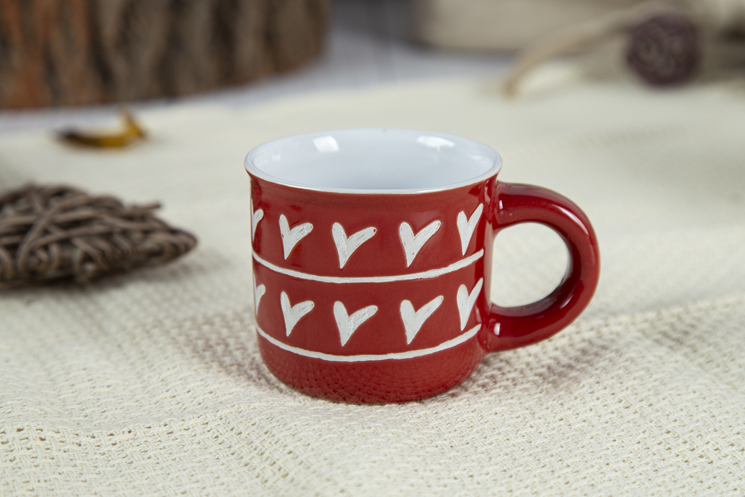 CHANGSHA HAPPY GO Ceramic Mugs with Red Heart Pattern | happygodinnerware.com