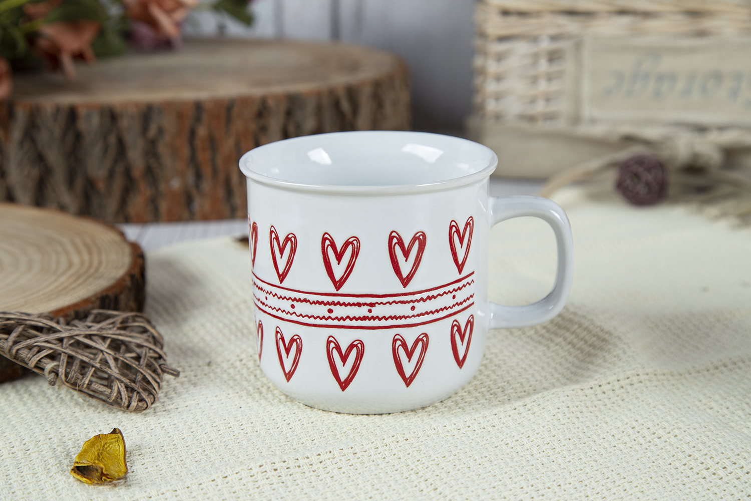 CHANGSHA HAPPY GO Ceramic Mugs with Red Heart Pattern | happygodinnerware.com