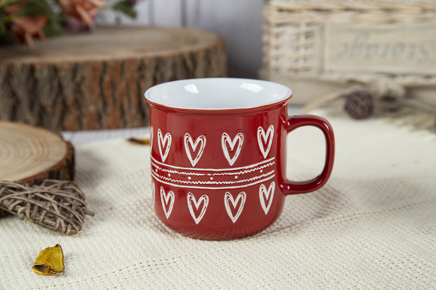 CHANGSHA HAPPY GO Ceramic Mugs with Red Heart Pattern | happygodinnerware.com