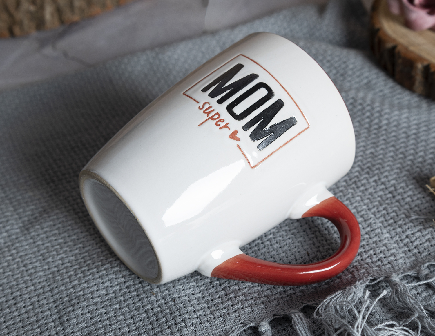 CHANGSHA HAPPY GO Minimalist Stoneware Mug Gift Set with Modern Silkscreen Text for Super Mom and Dad |happygodinnerware.com