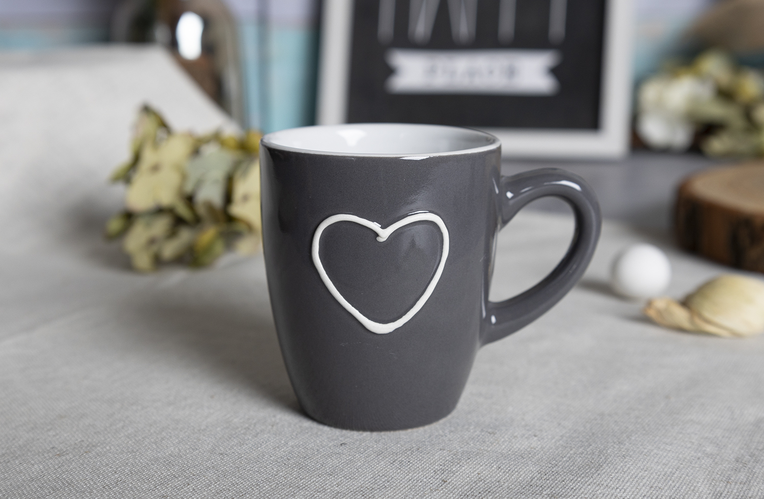 CHANGSHA HAPPY GO Valentine’s Day Themed Embossed Glaze Stoneware Mug and Bowl Set with Romantic Phrases like 'Be Mine' and 'True Love' |happygodinnerware.com