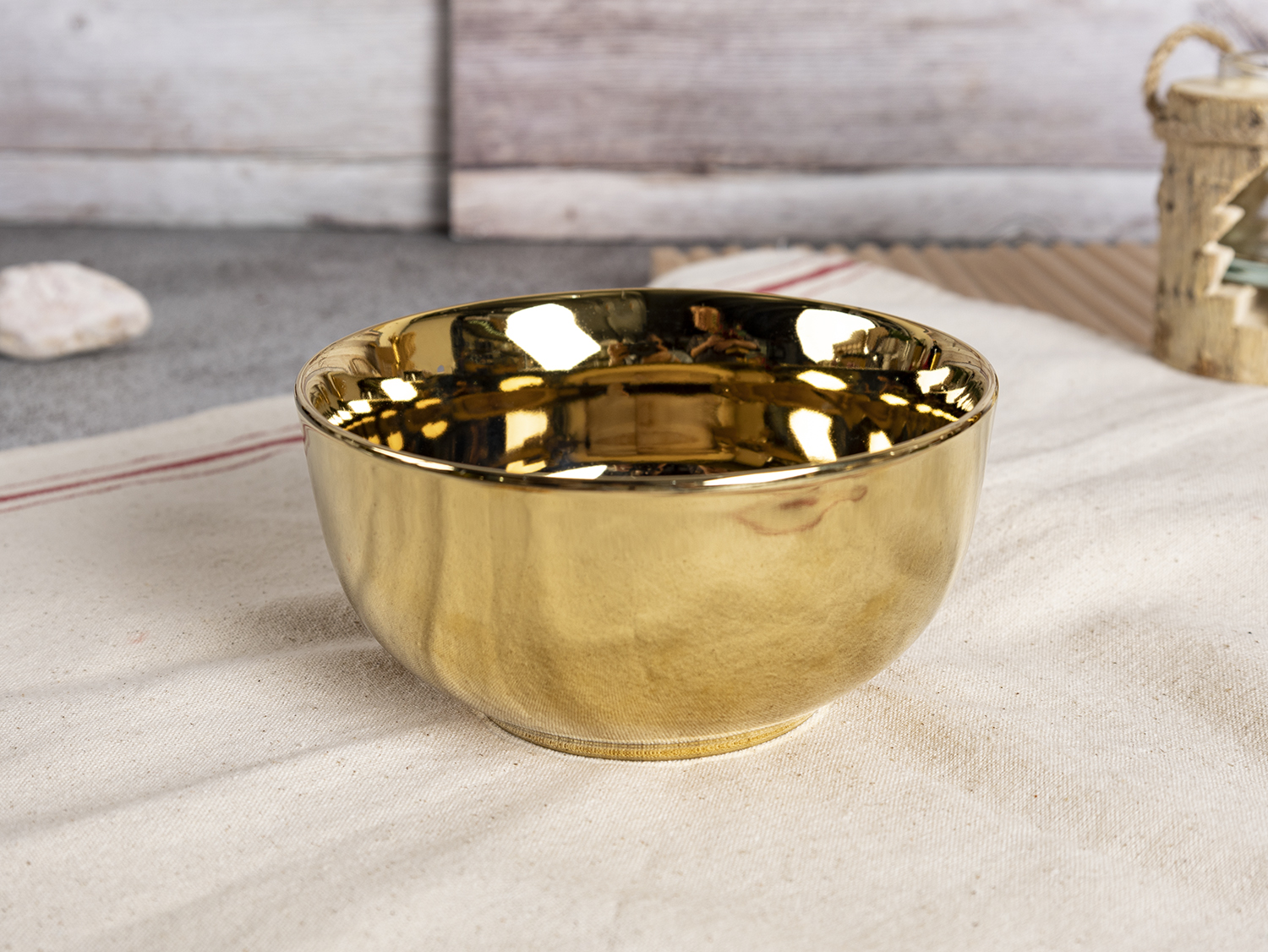CHANGSHA HAPPY GO  Luxury White Porcelain Dinnerware with Mirror Polished Gold Electroplated Finish |happygodinnerware.com