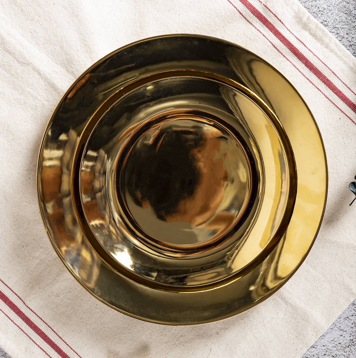 CHANGSHA HAPPY GO  Luxury White Porcelain Dinnerware with Mirror Polished Gold Electroplated Finish |happygodinnerware.com