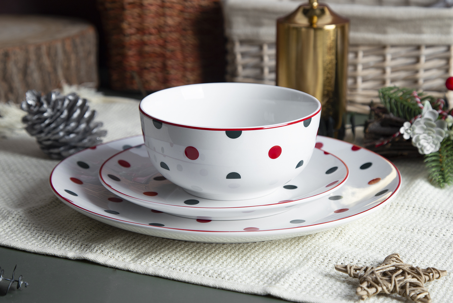 CHANGSHA HAPPY GO White Porcelain Decal Christmas Dinnerware Set | happygodinnerware.com