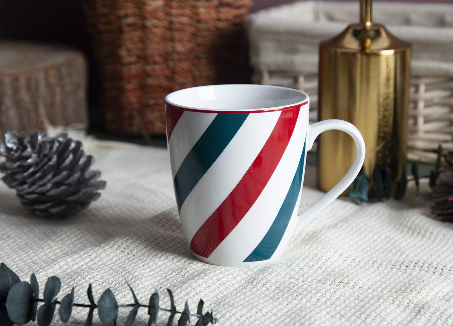 CHANGSHA HAPPY GO White Porcelain Decal Christmas Dinnerware Set | happygodinnerware.com