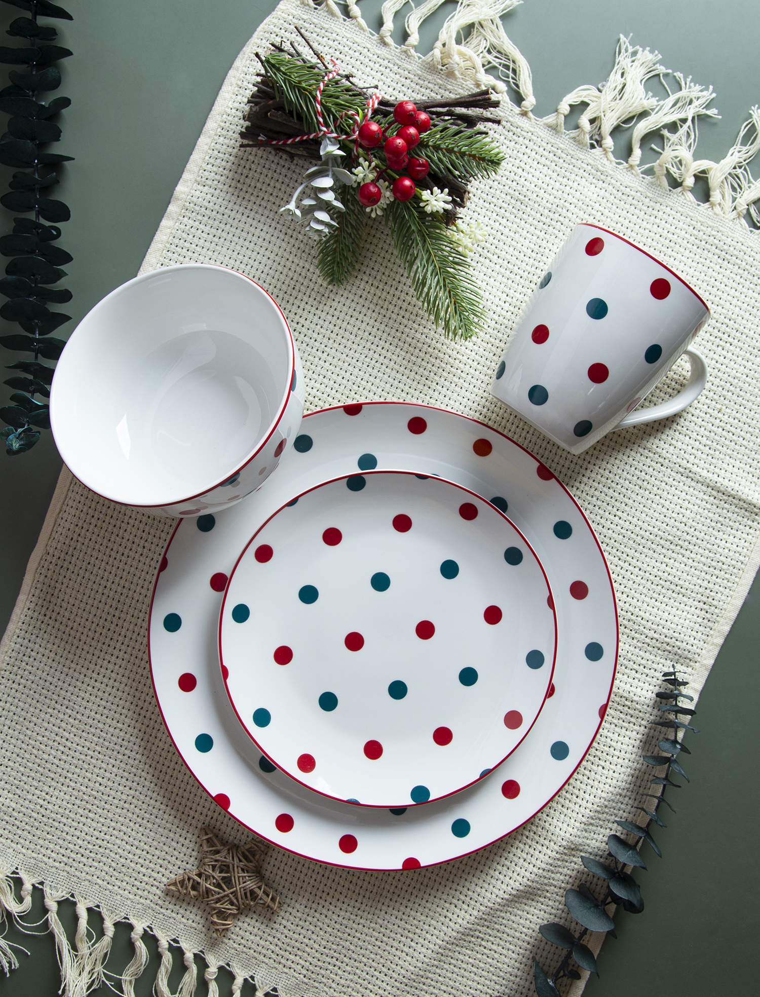 CHANGSHA HAPPY GO White Porcelain Decal Christmas Dinnerware Set | happygodinnerware.com
