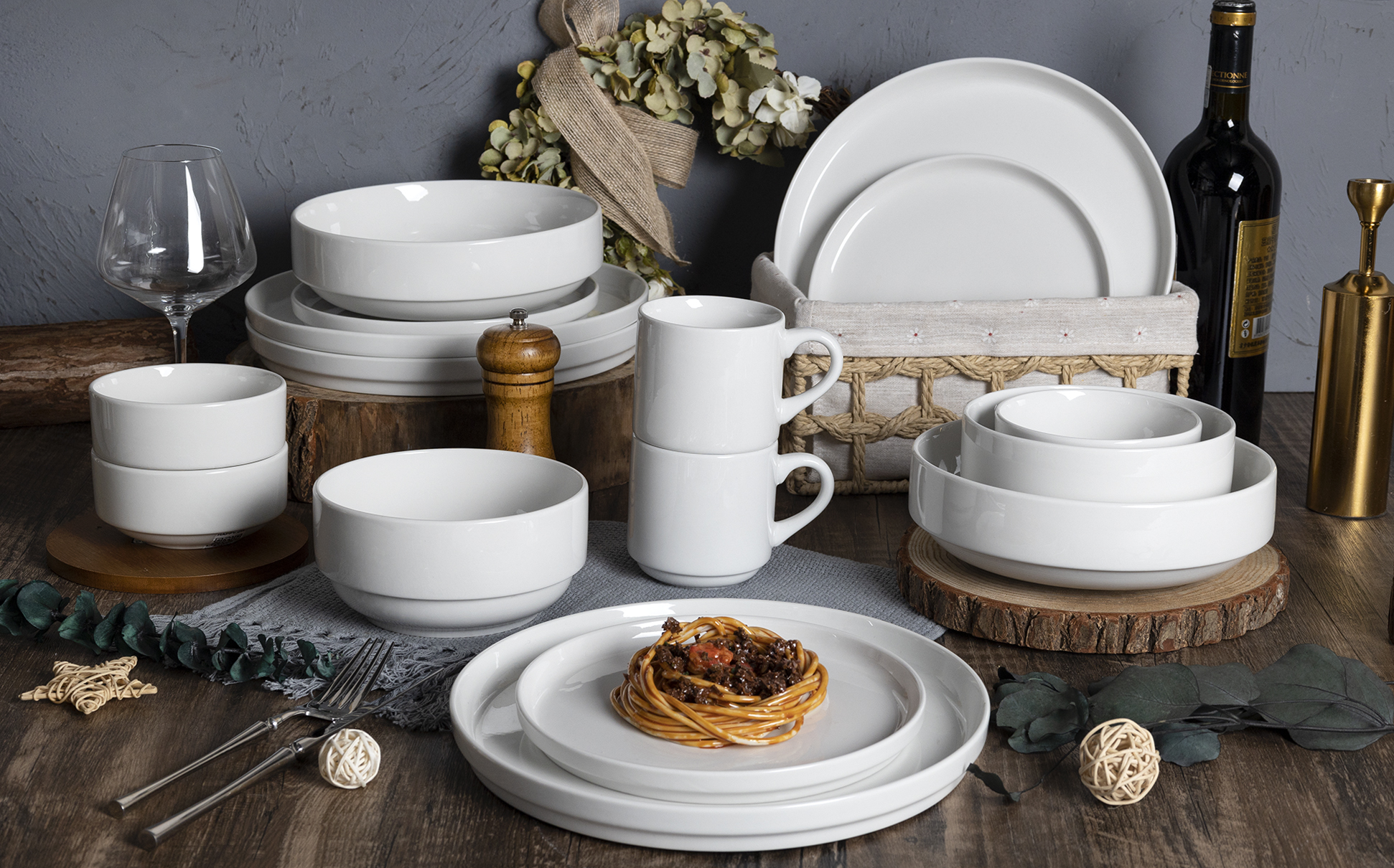 CHANGSHA HAPPY GO White Porcelain Stackable Tableware with Embossed Craft | happygodinnerware.com