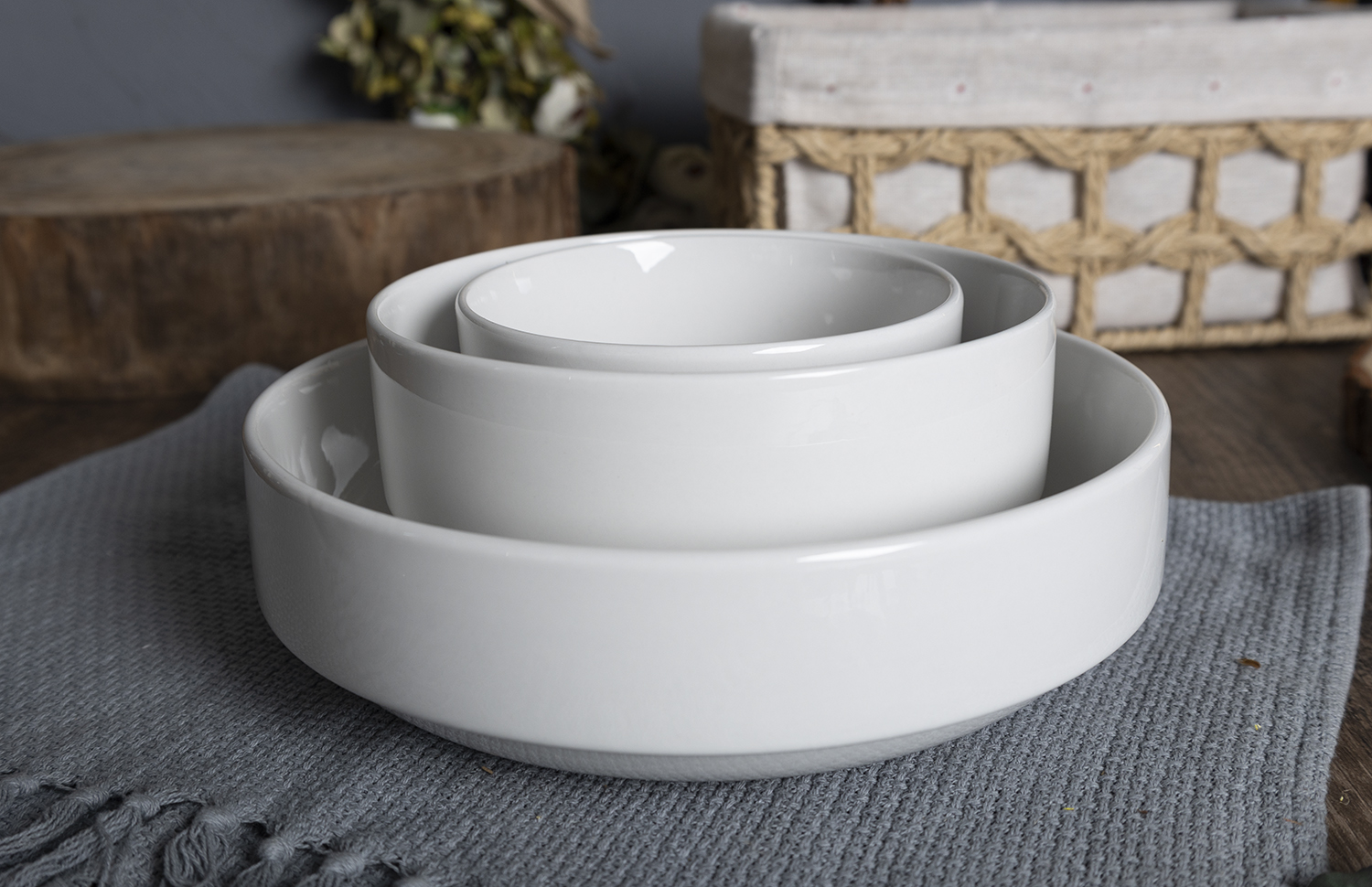 CHANGSHA HAPPY GO White Porcelain Stackable Tableware with Embossed Craft | happygodinnerware.com