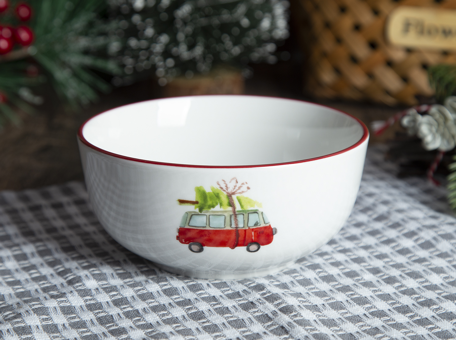 CHANGSHA HAPPY GO Christmas Theme White Porcelain Decal Dinnerware Set with Vintage Holiday Trucks and Festive Greetings |happygodinnerware.com