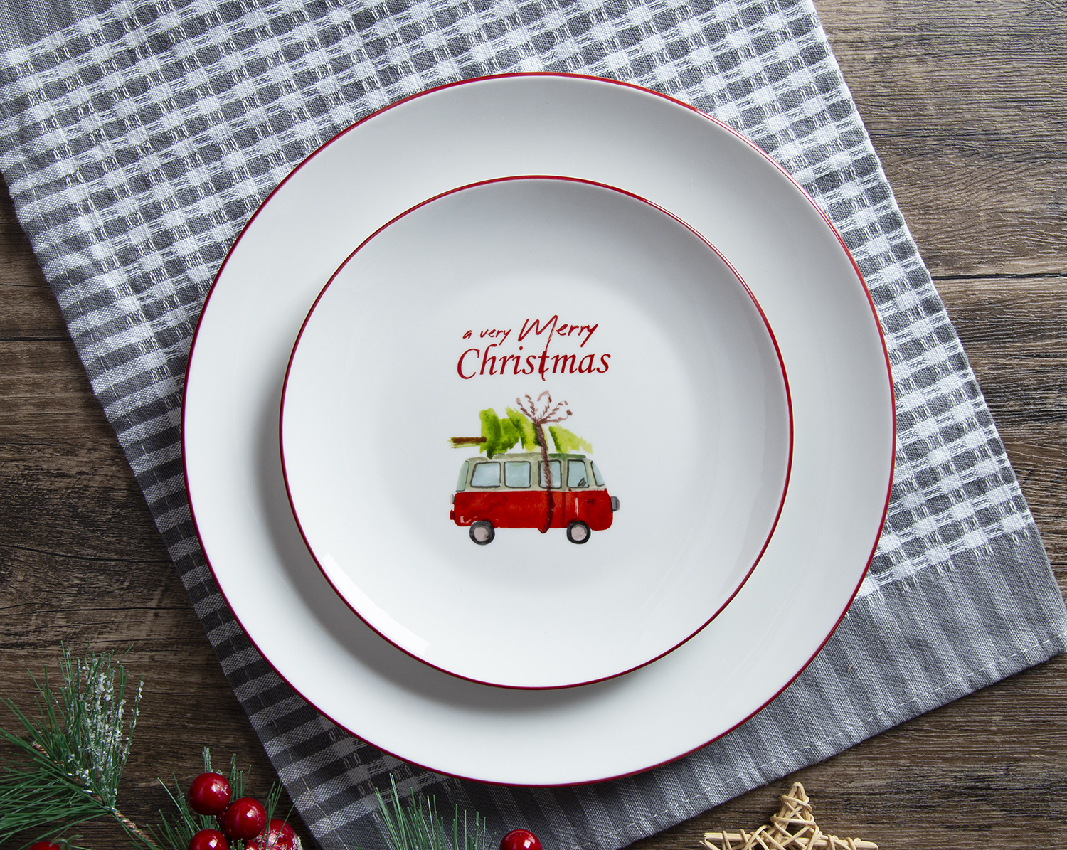 CHANGSHA HAPPY GO Christmas Theme White Porcelain Decal Dinnerware Set with Vintage Holiday Trucks and Festive Greetings |happygodinnerware.com