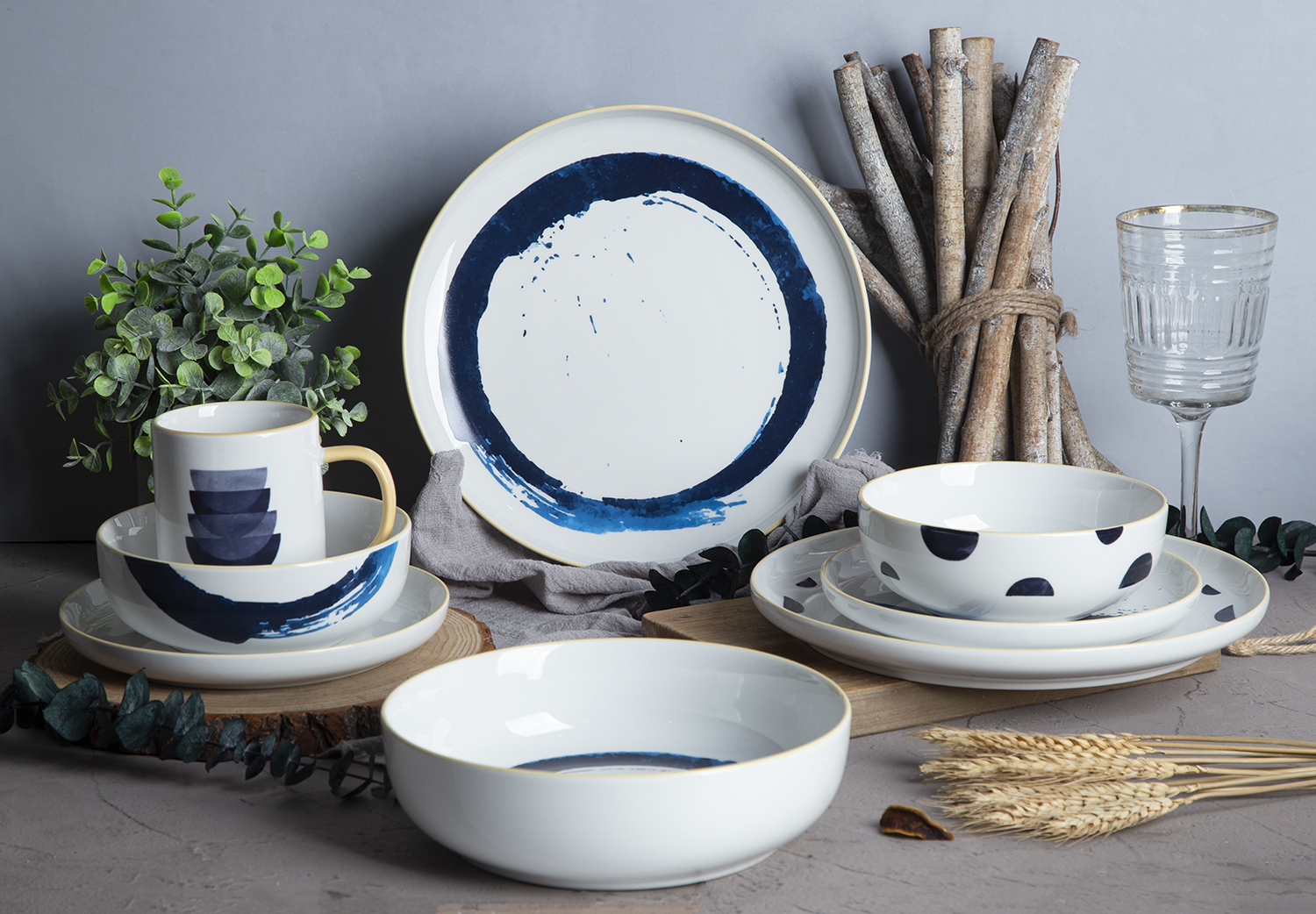 CHANGSHA HAPPY GO Nordic Style White Porcelain Decal Dinnerware Set with Modern Blue Geometric and Abstract Patterns |happygodinnerware.com