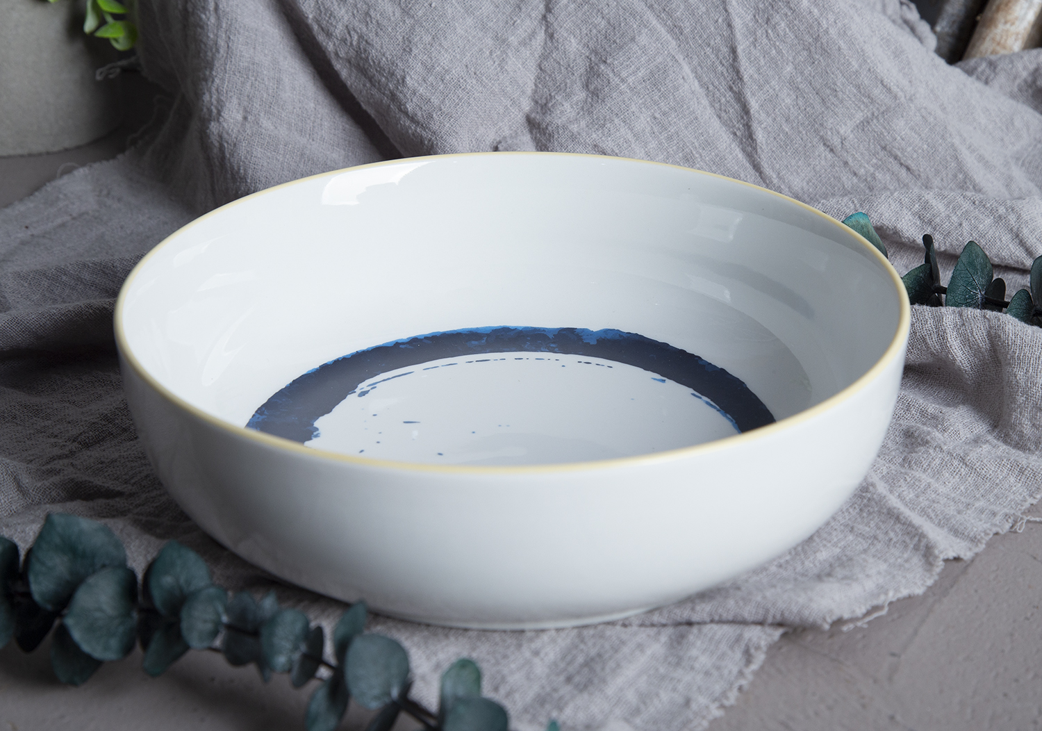 CHANGSHA HAPPY GO Nordic Style White Porcelain Decal Dinnerware Set with Modern Blue Geometric and Abstract Patterns |happygodinnerware.com