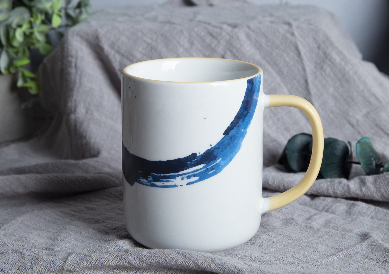 CHANGSHA HAPPY GO Nordic Style White Porcelain Decal Dinnerware Set with Modern Blue Geometric and Abstract Patterns |happygodinnerware.com