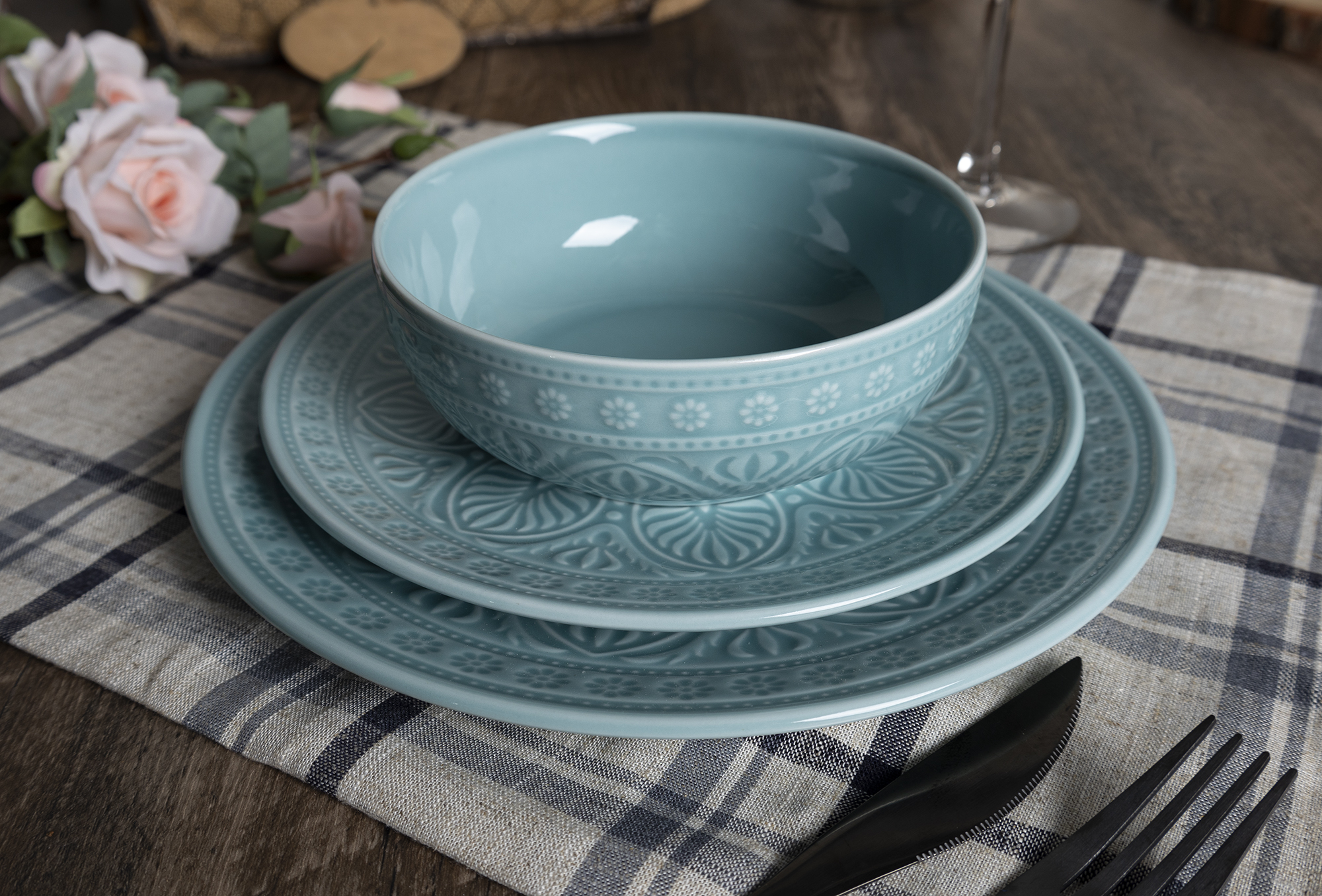 CHANGSHA HAPPY GO White Porcelain Christmas Dinnerware Set with Nutcracker Decal Design – Holiday Themed Plates, Bowls and Mugs |happygodinnerware.com