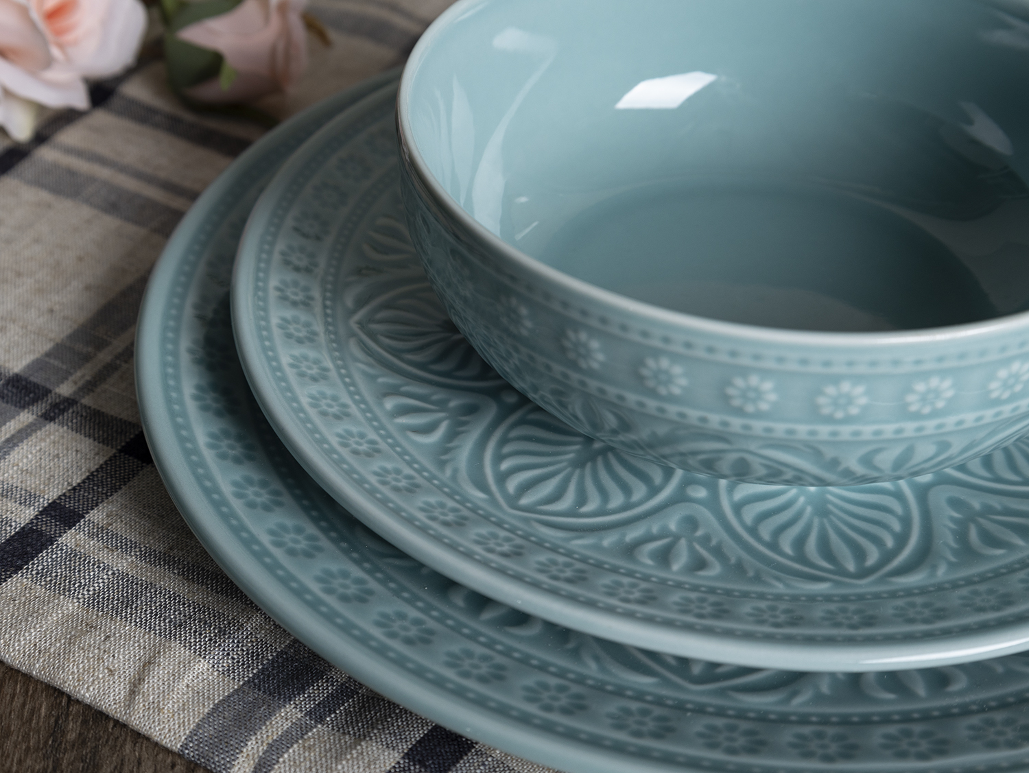 CHANGSHA HAPPY GO White Porcelain Christmas Dinnerware Set with Nutcracker Decal Design – Holiday Themed Plates, Bowls and Mugs |happygodinnerware.com