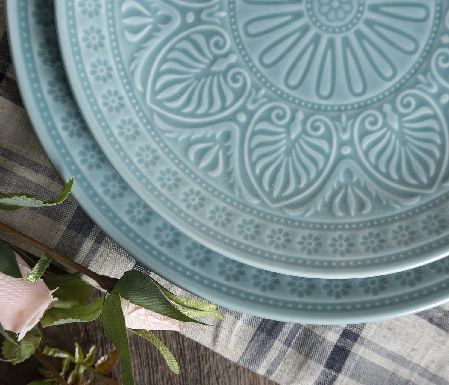 CHANGSHA HAPPY GO White Porcelain Christmas Dinnerware Set with Nutcracker Decal Design – Holiday Themed Plates, Bowls and Mugs |happygodinnerware.com