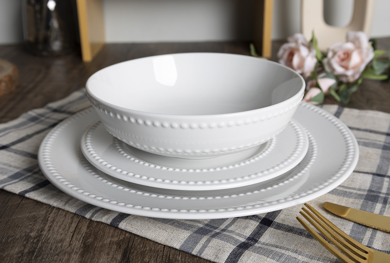 CHANGSHA HAPPY GO White Porcelain Christmas Dinnerware Set with Nutcracker Decal Design – Holiday Themed Plates, Bowls and Mugs |happygodinnerware.com