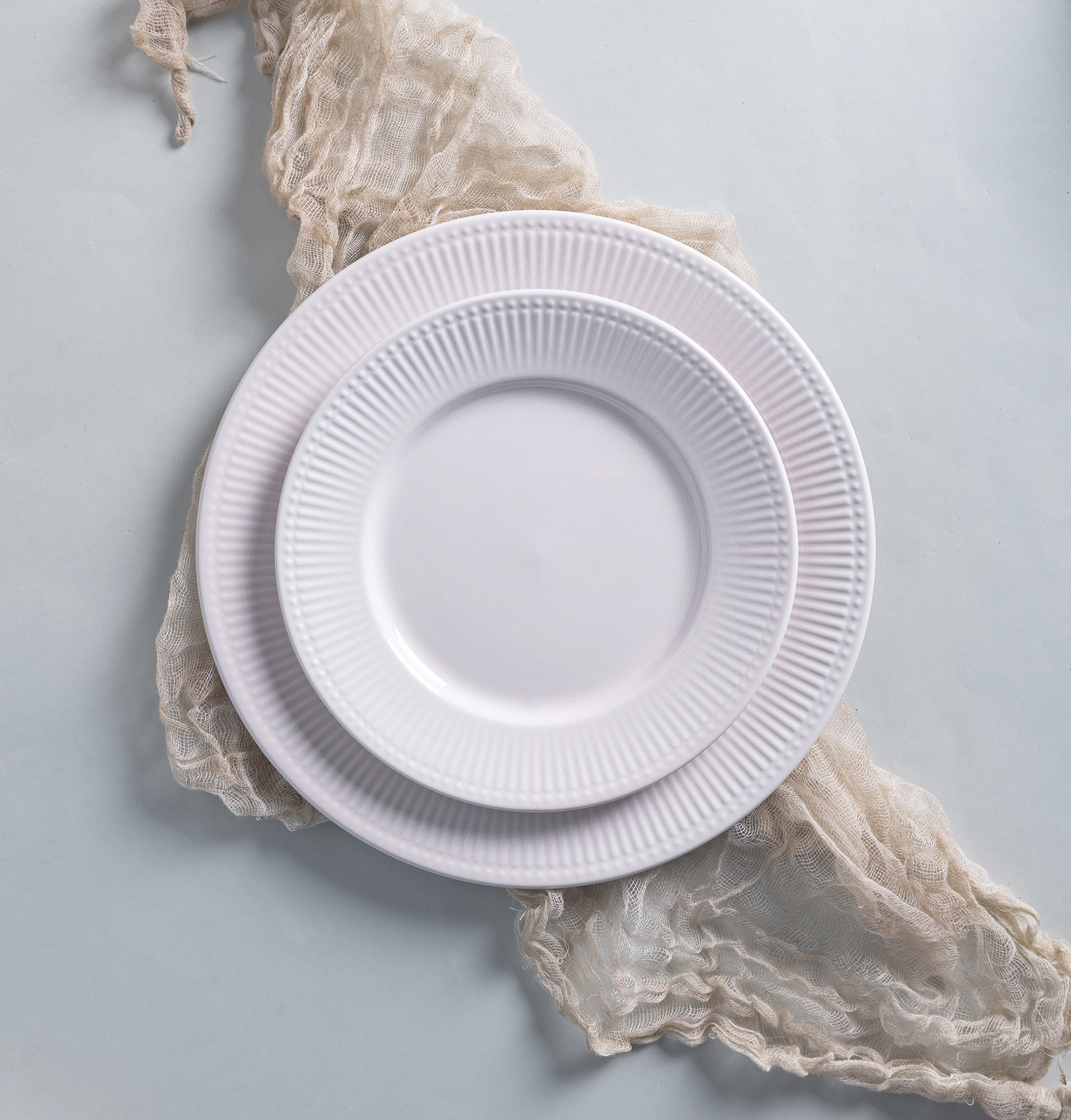 CHANGSHA HAPPY GO Classic White Beaded Edge Embossed Porcelain Dinnerware Set – Timeless Tableware for Elegant Dining |happygodinnerware.com