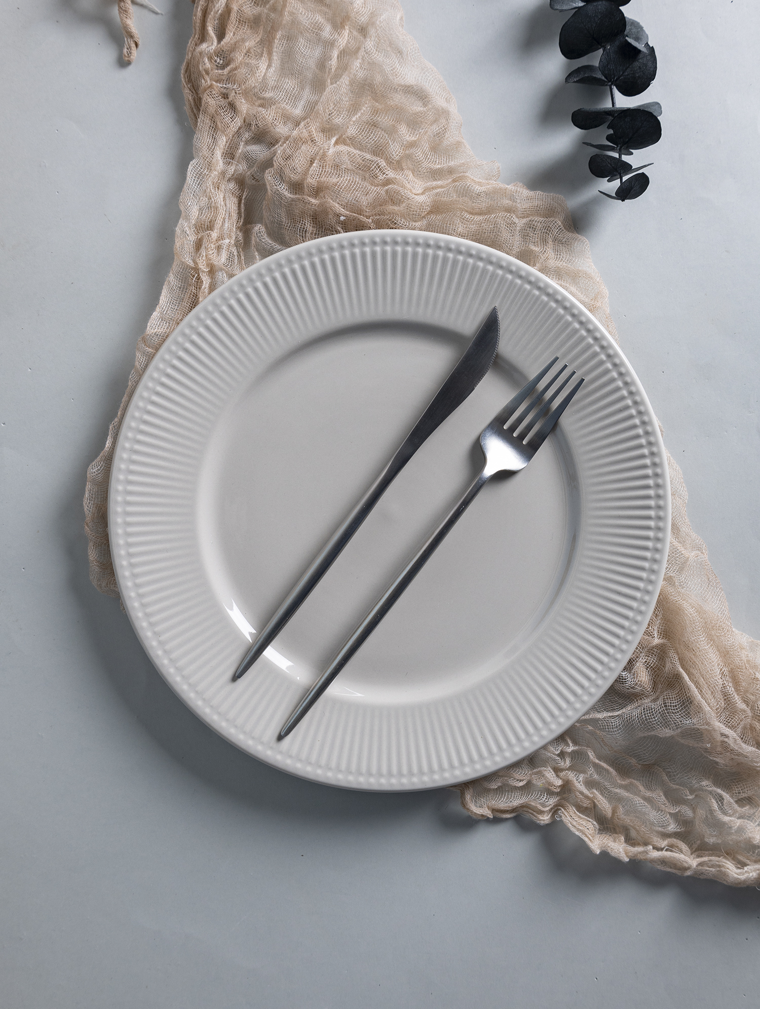 CHANGSHA HAPPY GO Classic White Beaded Edge Embossed Porcelain Dinnerware Set – Timeless Tableware for Elegant Dining |happygodinnerware.com