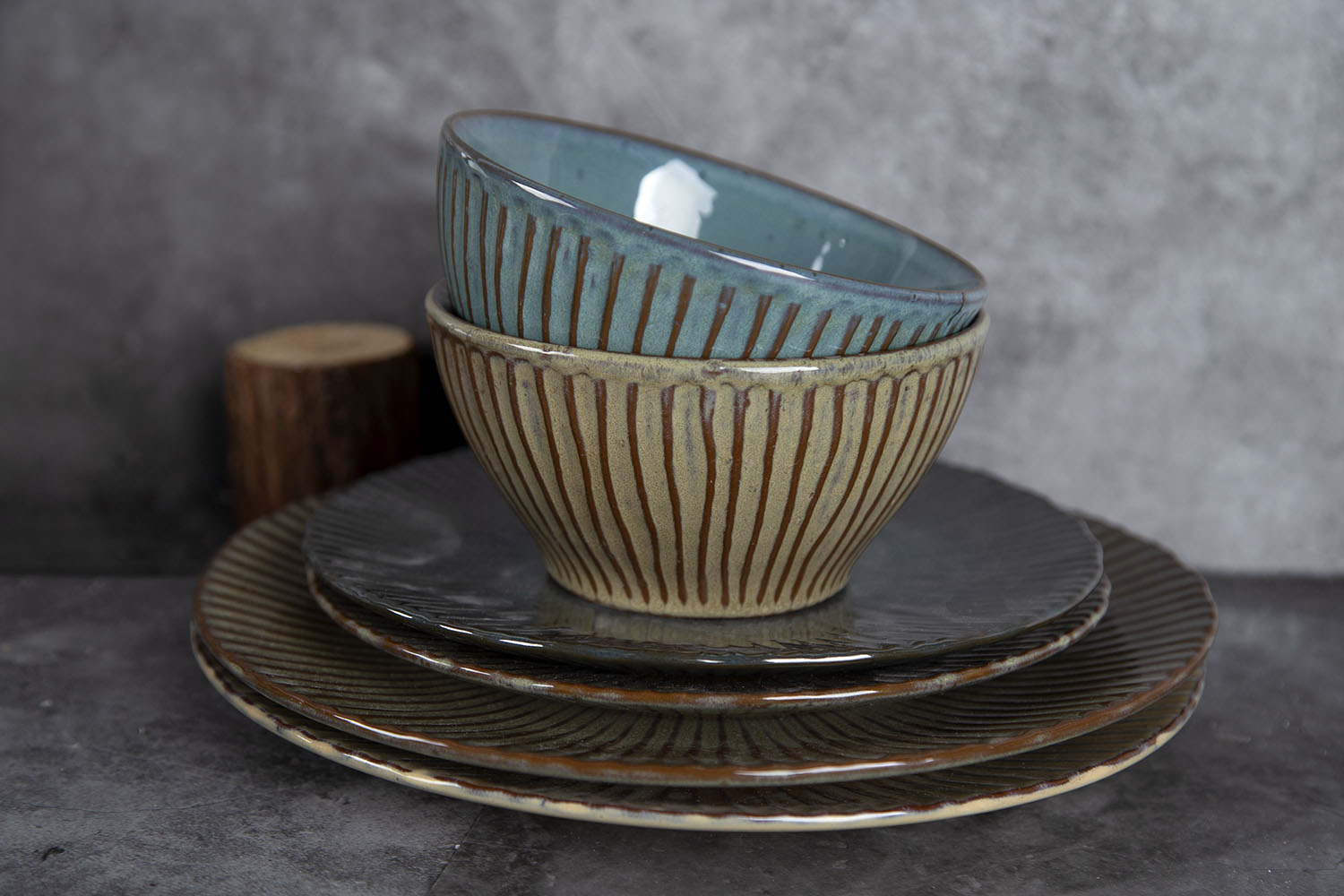 CHANGSHA HAPPY GO Sunburst Kiln Reactive Embossed Ceramic Tableware Set | happygodinnerware.com