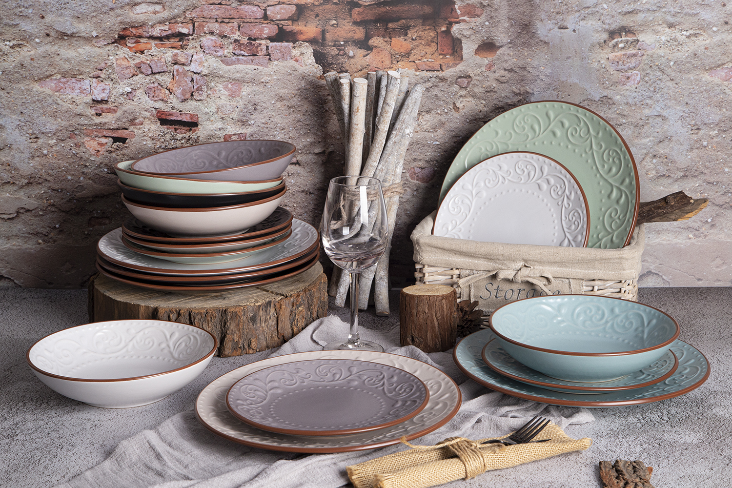 CHANGSHA HAPPY GO Vine Embossed Ceramic Tableware with Terracotta Rim|Dopamine Series Ceramics|happygodinnerware.com