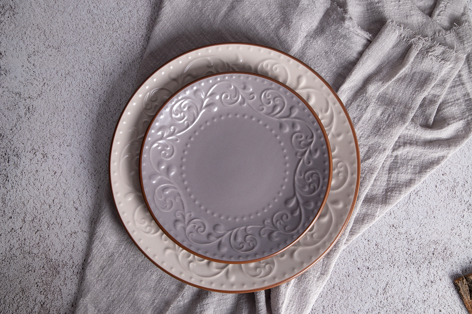 CHANGSHA HAPPY GO Vine Embossed Ceramic Tableware with Terracotta Rim|Dopamine Series Ceramics|happygodinnerware.com